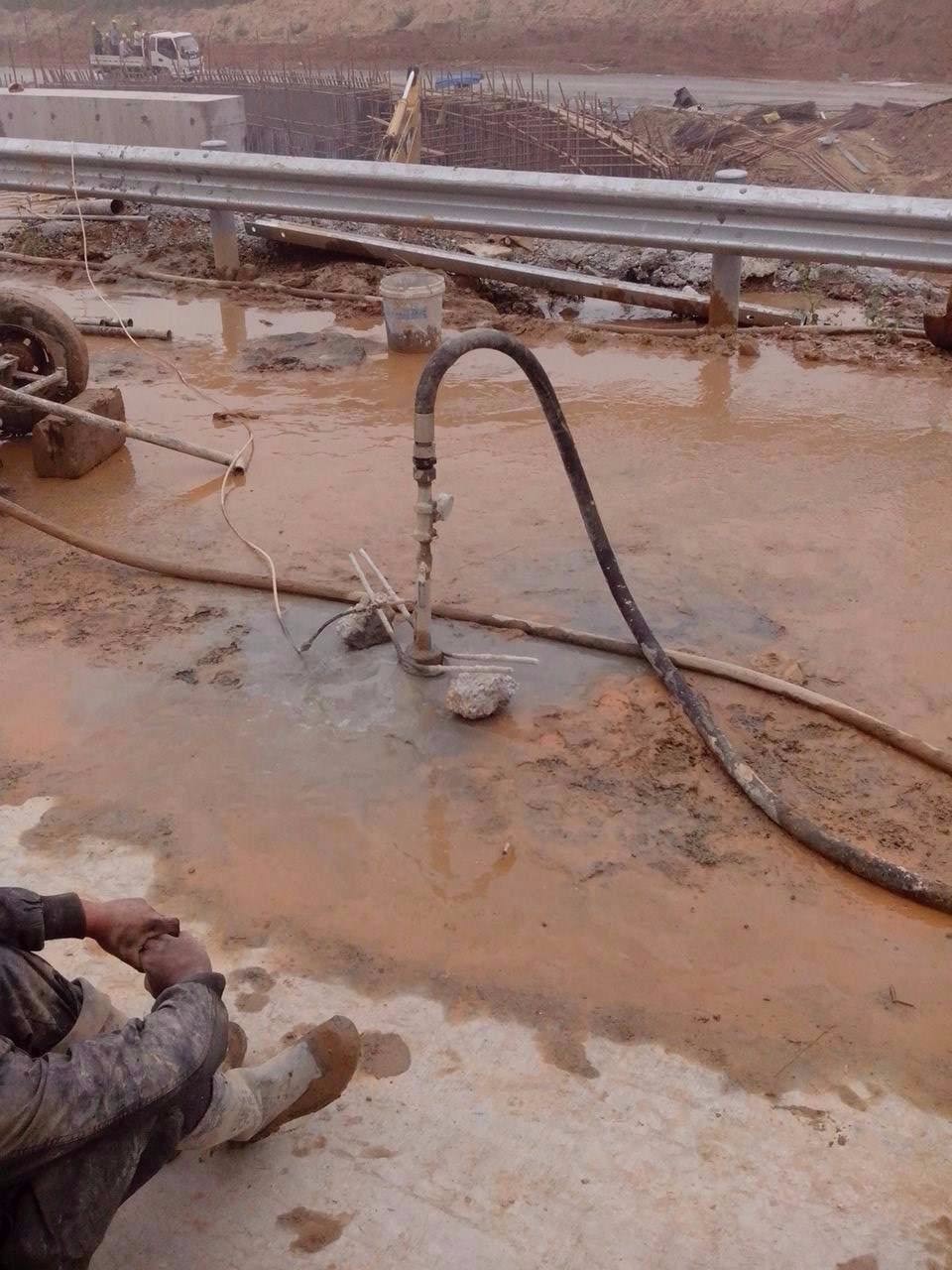 罗城路基压密注浆